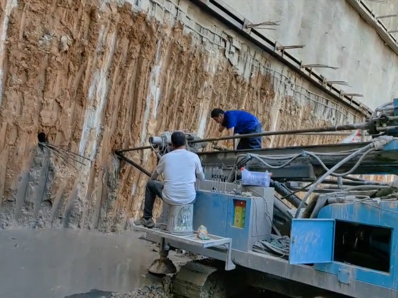 西安鳳城三路某工地錨桿錨索施工